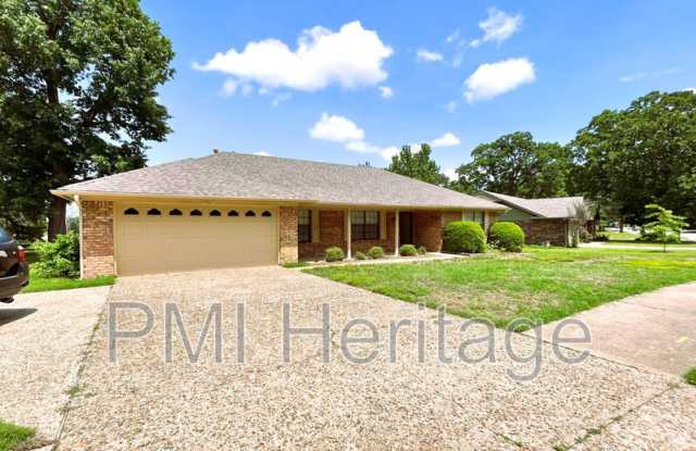 3101 Brooken Hill Dr