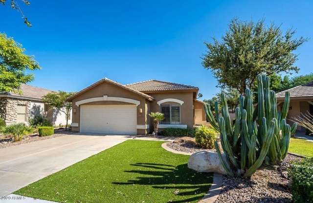 4270 E SEASONS Circle