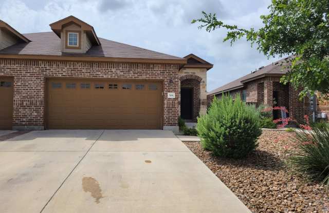 3/2/2 Duplex Close to Creekside Shopping and Entertainment!  /Stainless Appliances/ Fridge / CISD *2 weeks free rent*