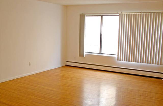 708 University Ave SE