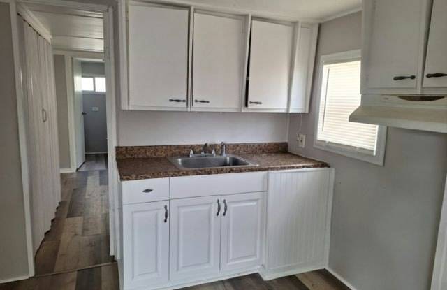 4943 E. Hillsborough Ave