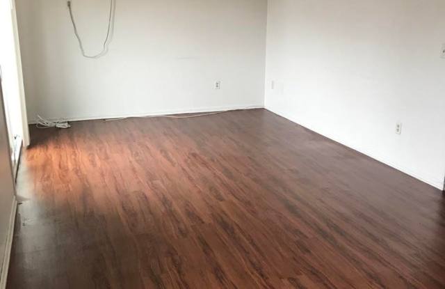 Photo of 1436 Case Ave E