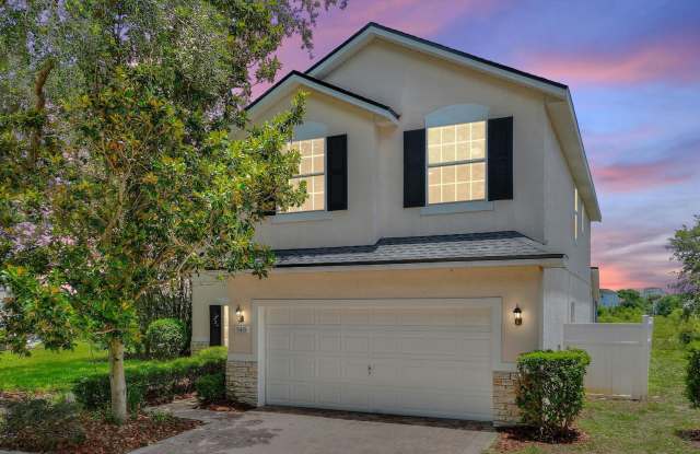 Limited-Time Offer: Sign a lease by November 30, 2025, and enjoy half off your second month’s rent. Beautiful 5-Bed 4.2 Baths Pool Home! Pool Care Lawn Maintenance  Basic Cable Internet!