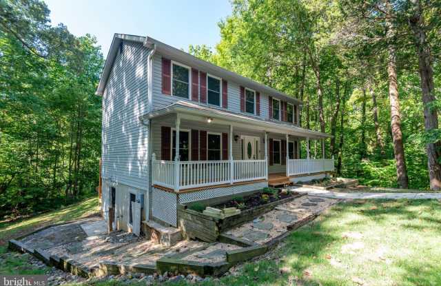 8413 MANOR VIEW Road