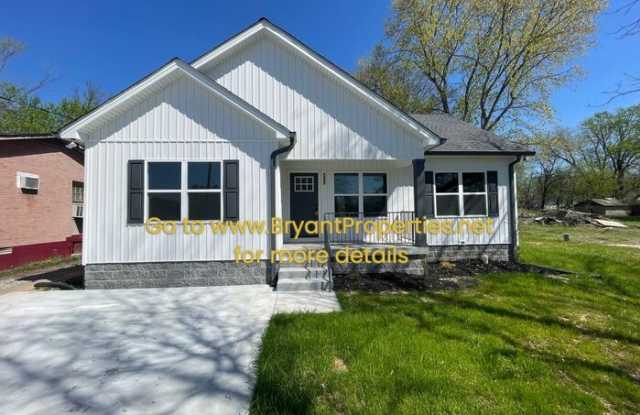 Photo of 561 West 20th Avenue