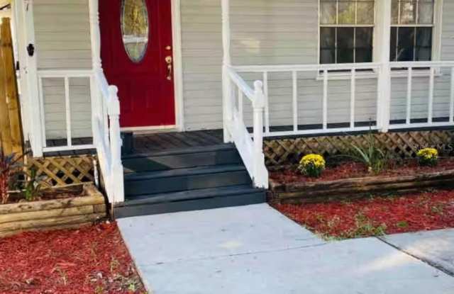 Photo of 2521 LORRAINE ST