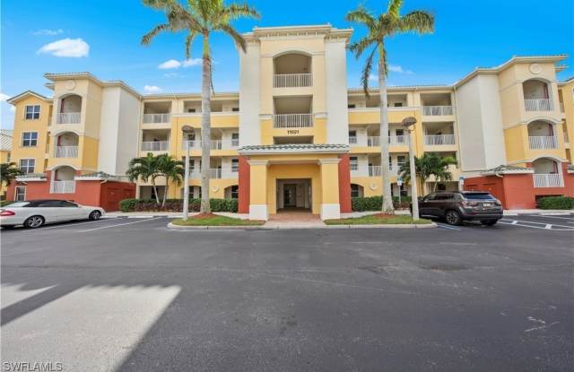 Photo of 11021 Gulf Reflections Drive unit: 101