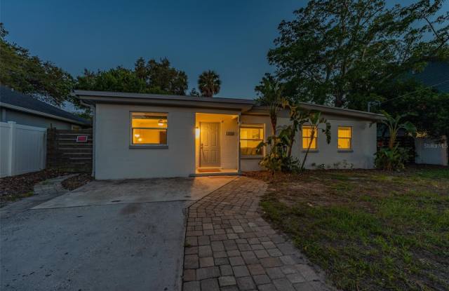 3520 W PRICE AVENUE - 3520 West Price Avenue, Tampa, FL 33611