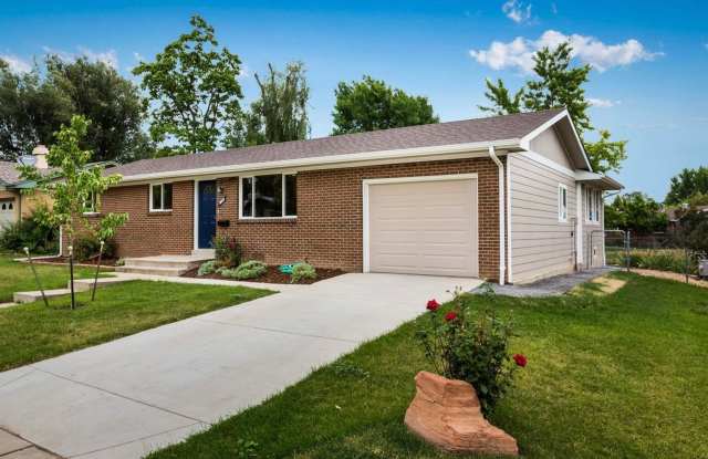 Modern 3 Bedroom 1 Bath Near Downtown Longmont!