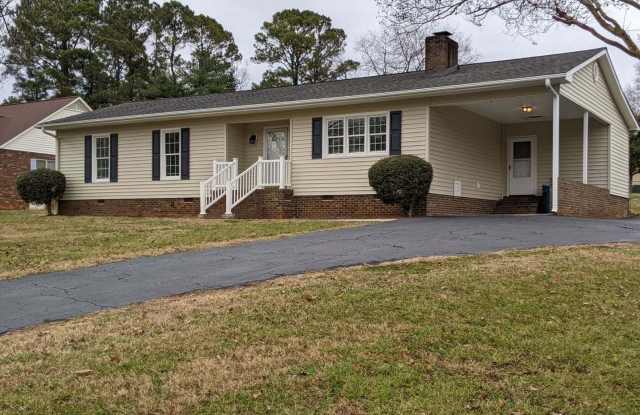 FOR RENT DAVIE COUNTY!! - 270 East Lake Drive, Mocksville, NC 27028