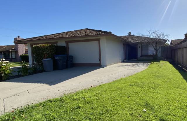 920 Oleander St - 920 Oleander Street, Lompoc, CA 93436