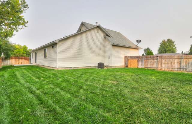 Adorable functional floor plan - off of Cherry Ln in Nampa