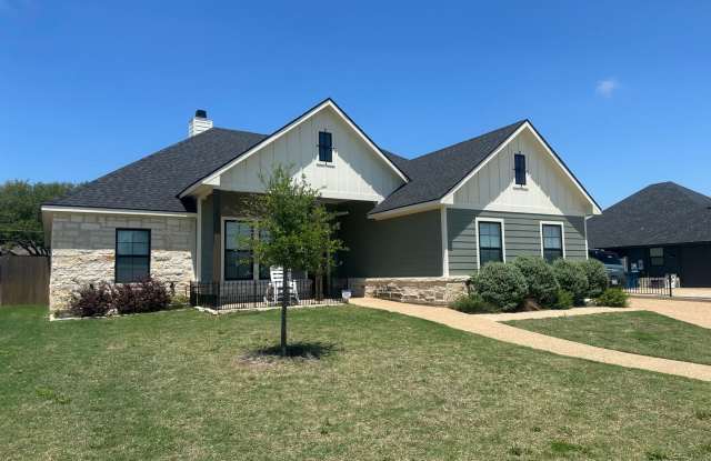 Beautiful home in Lorena ISD
