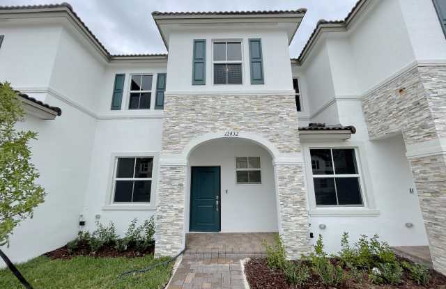 12432 Northwest 23rd Court - 12432clientes@realtymiamigroup.com
