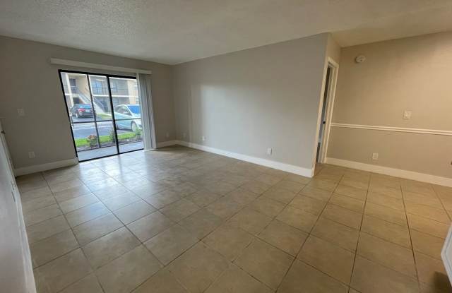 ANNUAL RENTAL - 2 BED / 2 BATH CONDO AT MYSTIC GARDENS