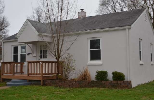 Photo of ADORABLE 2 BEDROOM 1 BATHROOM HOUSE AVAILABLE NOW