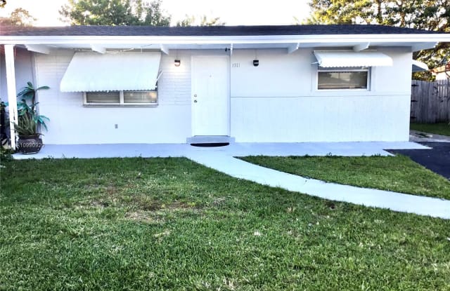 1911 SW 66th Ave - 1911 Southwest 66th Avenue, North Lauderdale, FL 33068