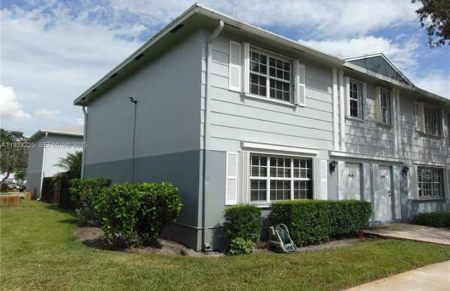 Photo of 1774 SW 81st Ter