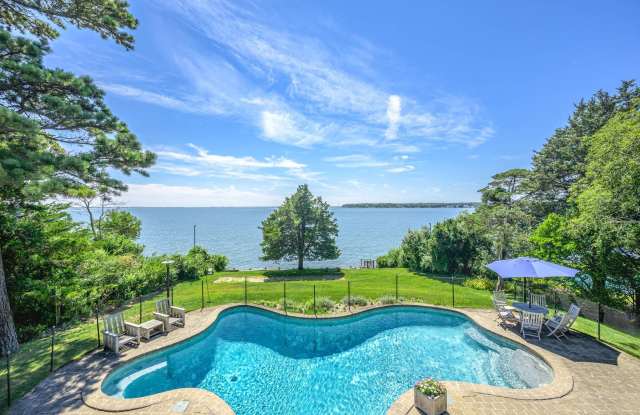 6 Peconic Road