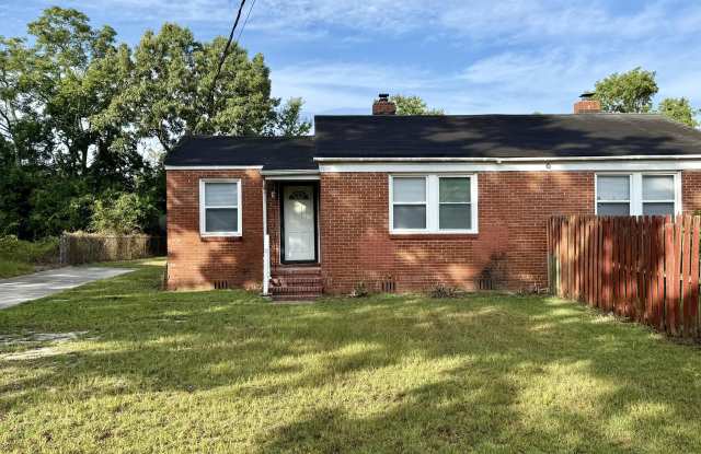 Photo of 2550 Lyman St