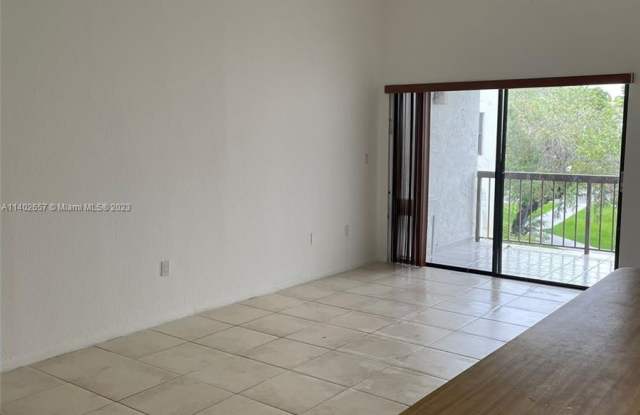 9421 Fontainebleau Blvd