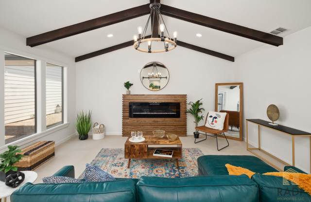 Charming Country Retreat with Modern Elegance