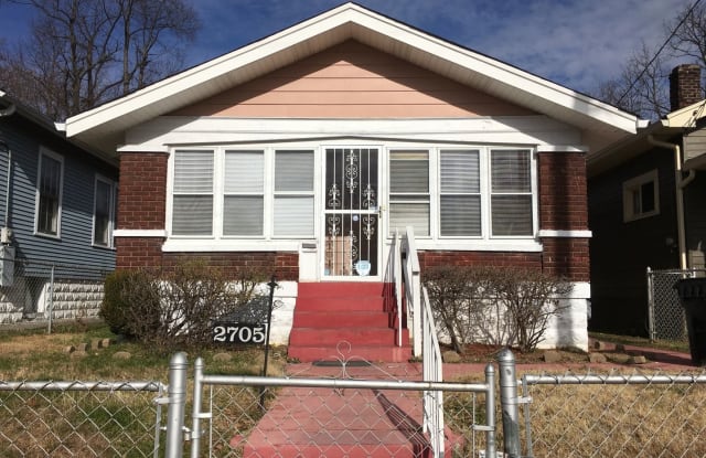 2705 Greenwood Ave - 2705 Greenwood Avenue, Louisville, KY 40211