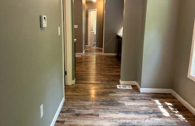 $250 OFF 1ST MONTH RENT! Charming 2-Bedroom Home in the Heart of Fairport Available Now