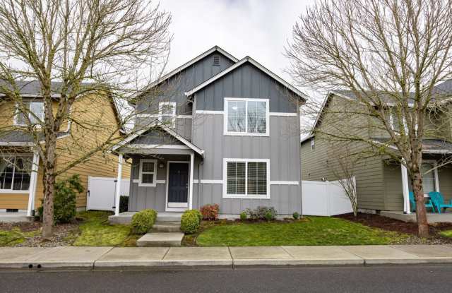 Three bedroom home next to Battle Ground Village. Built in 2012. - 622 Southeast 14th Avenue, Battle Ground, WA 98604