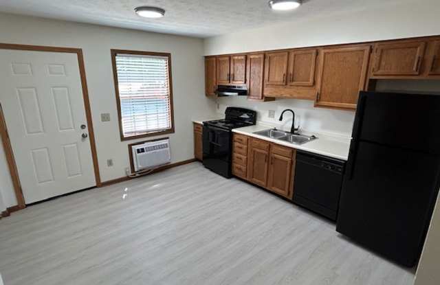 Photo of 2 Bedroom and 1.5 Bath Townhome - Troy, Ohio!!