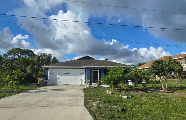 1614 SW 22nd Ter