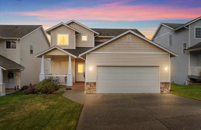 Beautiful 3 bedroom 2.5 bathroom Lake Stevens home!