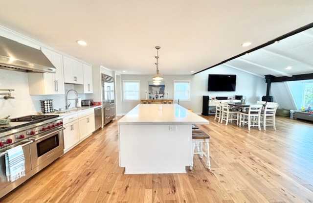 Oxnard | Hollywood Beach | OCEAN + MARINA VIEWS | 4 Bed + 3 Bath | Fully Furnished | 3555 Sunset