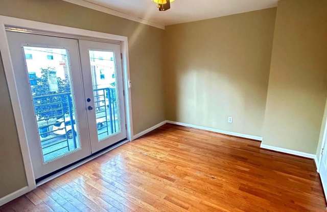 1808 VINEYARD STREET