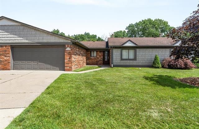 31526 CREEK SIDE Drive - 31526 Creek Side Drive, Warren, MI 48093