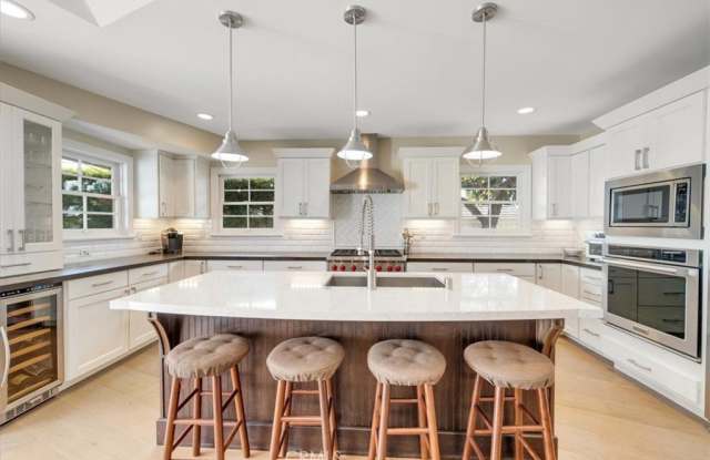 1517 Espinosa Circle