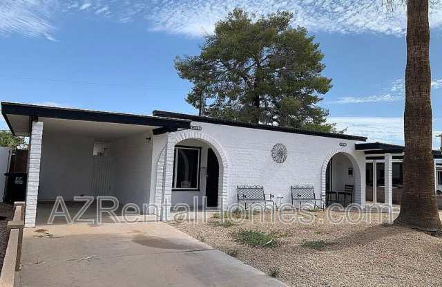 Photo of 6820 East Avalon Drive