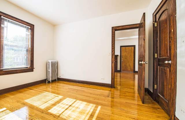 6458 S Fairfield Ave