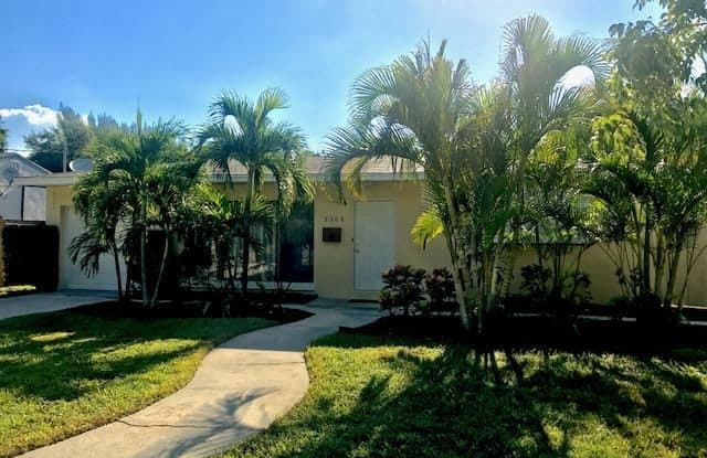 3308 Poinsettia Avenue - 3308 Poinsettia Avenue, West Palm Beach, FL 33407