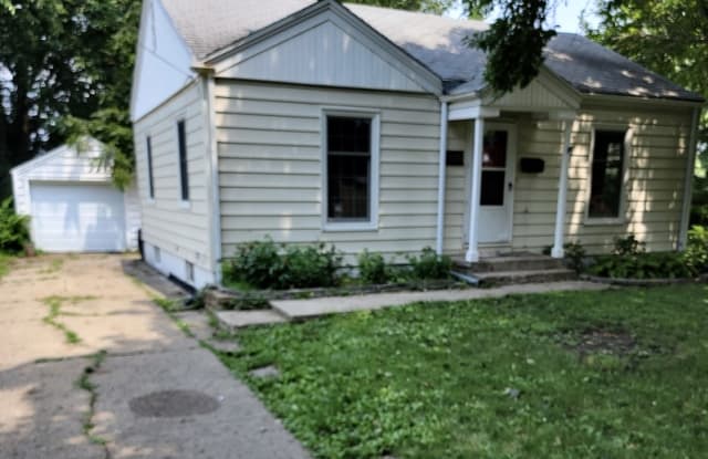 905 Wolcott Ave - 905 Wolcott Avenue, Des Moines, IA 50315