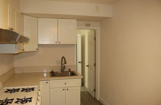 6769 Atoll Ave North Hollywood, CA 91606