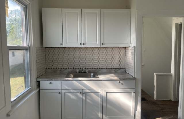 1615 Cedar Avenue - 2