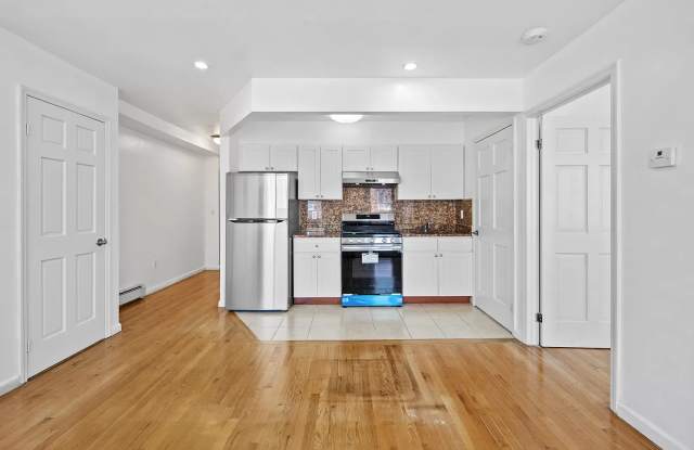 14105 Cherry Ave Apt 7B