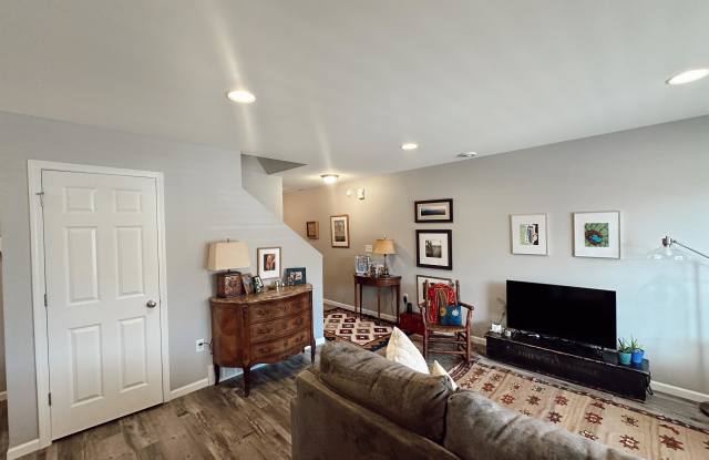 3368 6th Way East, Unit B