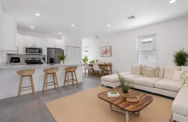 Photo of 3188 Hiawatha Avenue