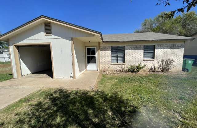 822 E Riverside Ave - 822 East Riverside Avenue, San Angelo, TX 76905