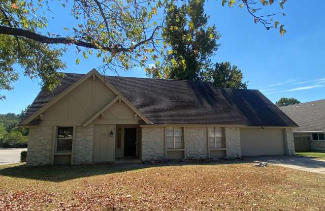 Spacious 4 Bedroom in South Tulsa