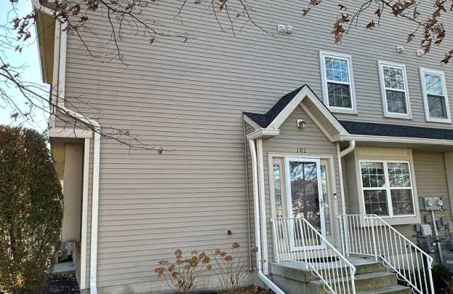 3 bed 2.5 bath Townhouse - Mount Laurel