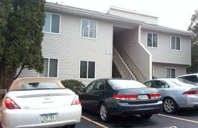 Photo of 2 Bedroom Condo on the West Side of Iowa City