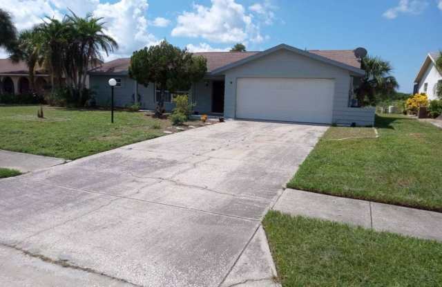 738 Flamingo Dr